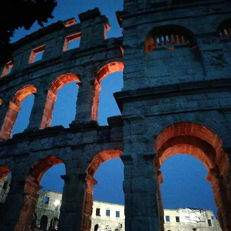 Apartment Albina - A Few Steps From Amphitheatre Pula